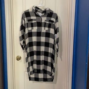 Old Navy plaid dress shirt